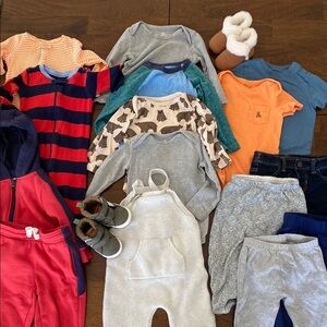 Lot of 17 baby boys clothing size 9-12 - Gap, Primary, Carters, Monica+Andy more